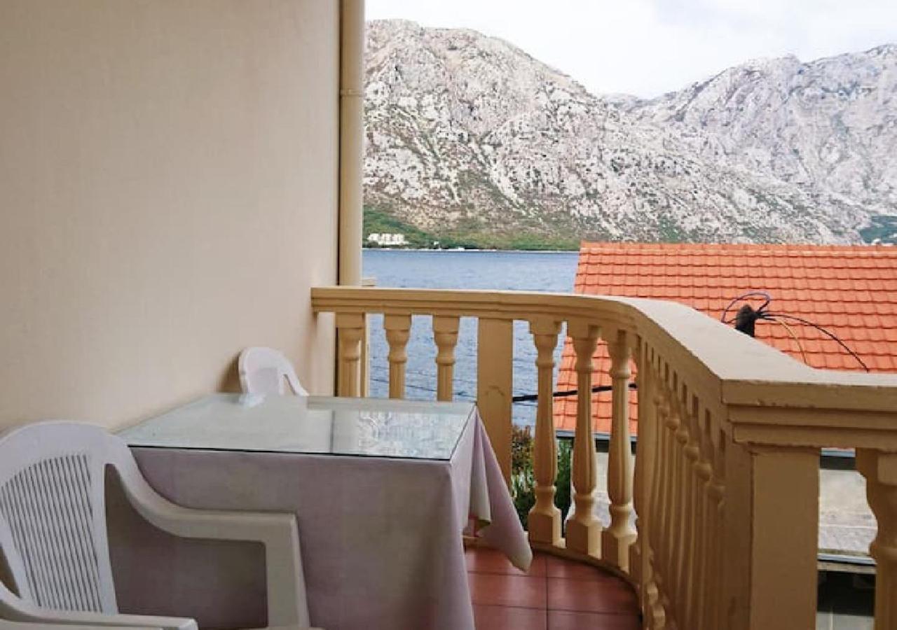 Seaside Apartments And Rooms Kotor Exterior foto