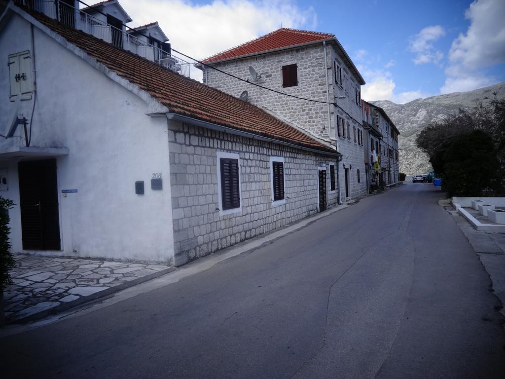 Seaside Apartments And Rooms Kotor Exterior foto