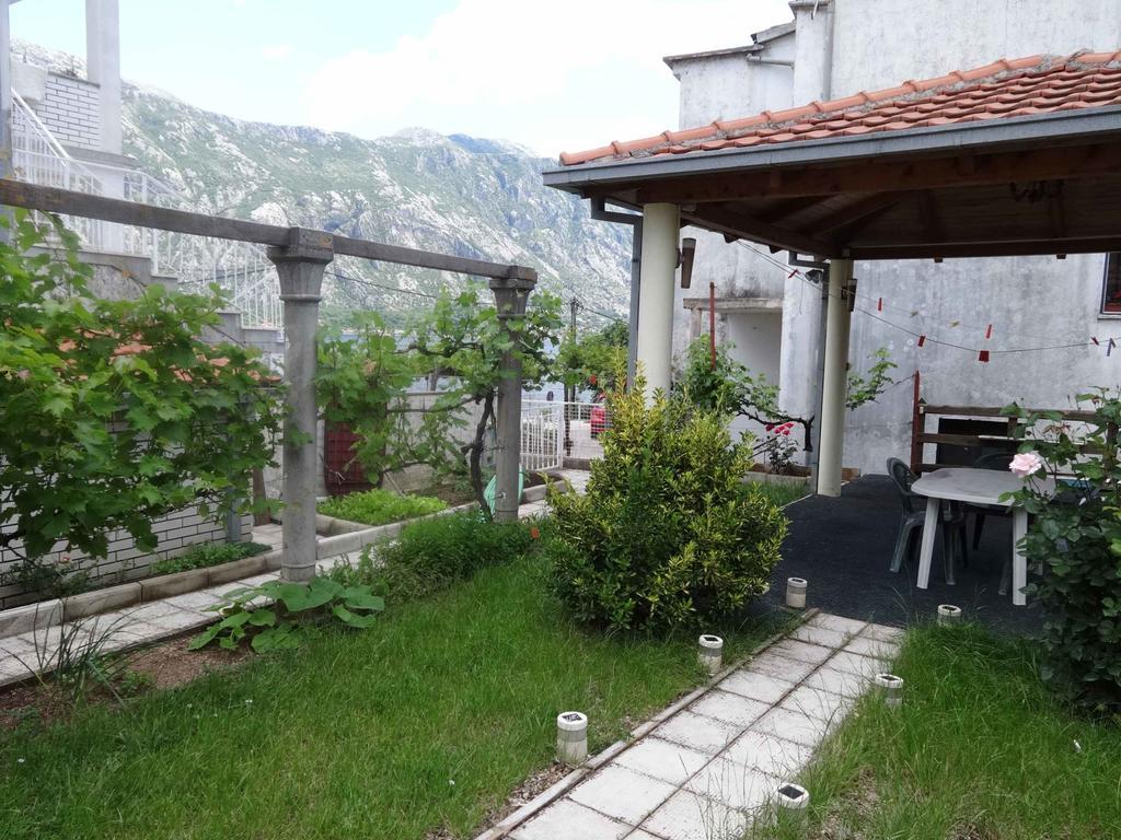 Seaside Apartments And Rooms Kotor Exterior foto